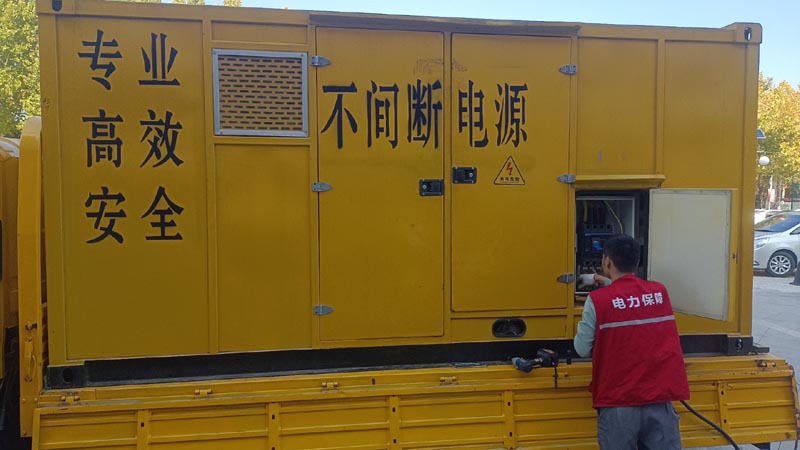 墨脱柴油发电机组和UPS电源配合使用时，如何避免切换过程中的电力中断？